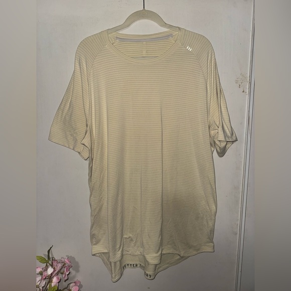 Licensed to train men’s lulu yellow shirt - Picture 2 of 5